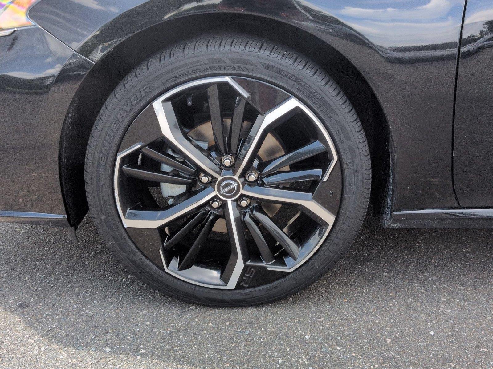 Used 2024 Super Black Nissan 2.5 SR image 10