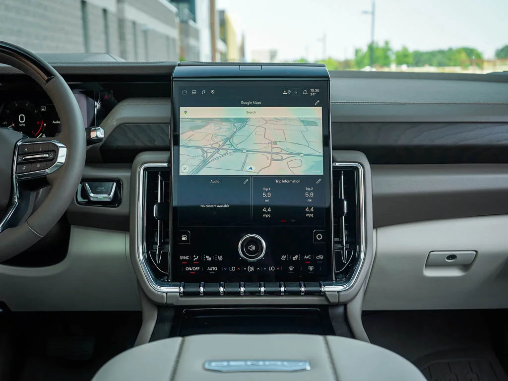 2026 GMC Yukon XL Denali - Photo 17