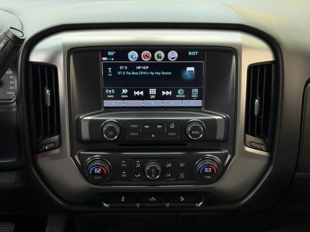 Used 2017 White Chevrolet LT image 8