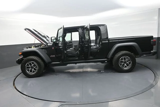 New 2026 Black Clear-Coat Exterior Paint Jeep Rubicon image 35