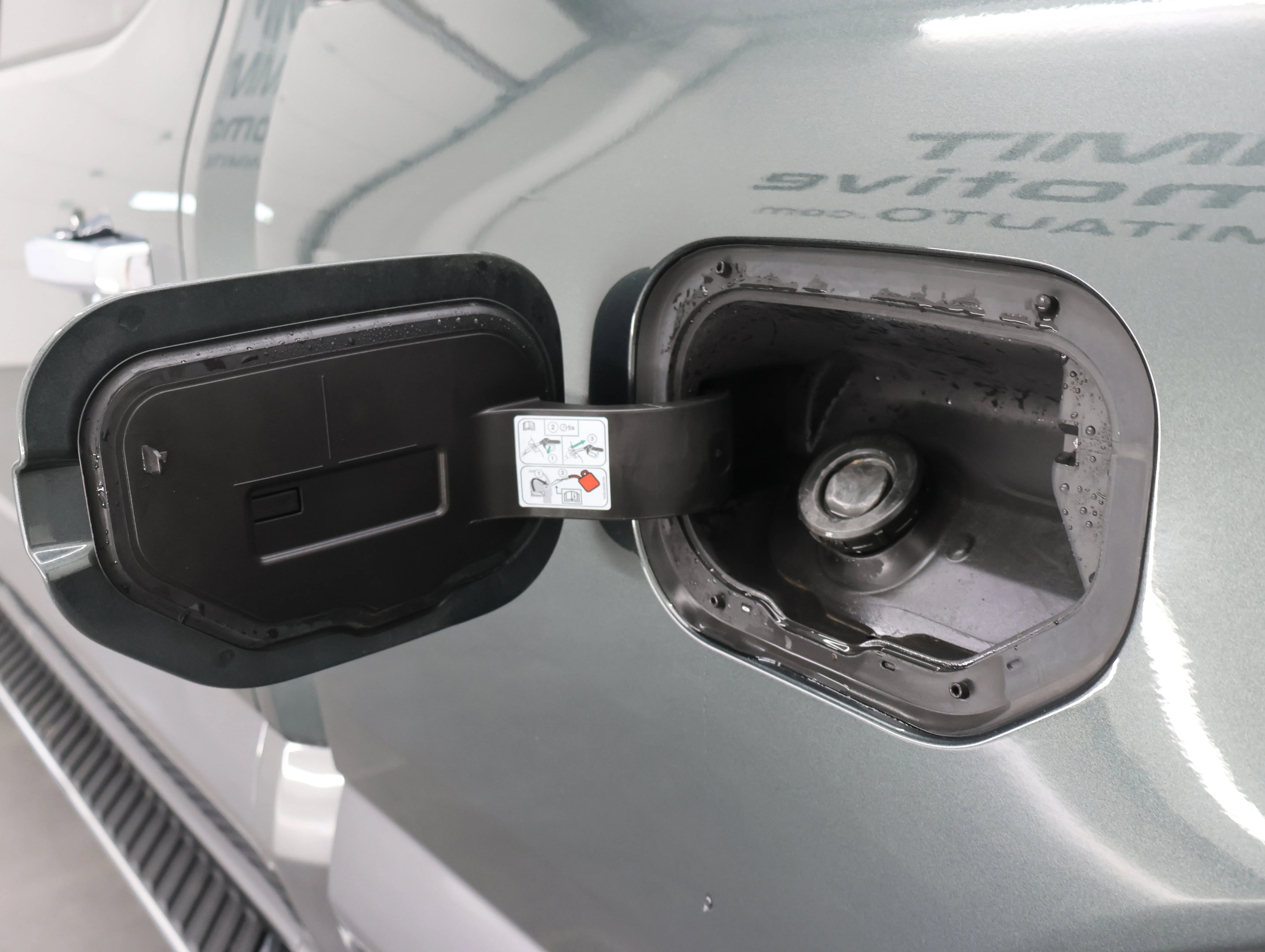 Used 2021 Guard Metallic Ford XLT image 34