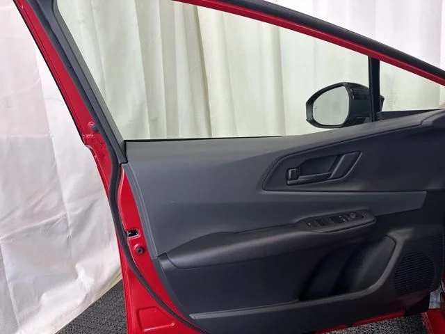 2026 Toyota Prius LE - Photo 15