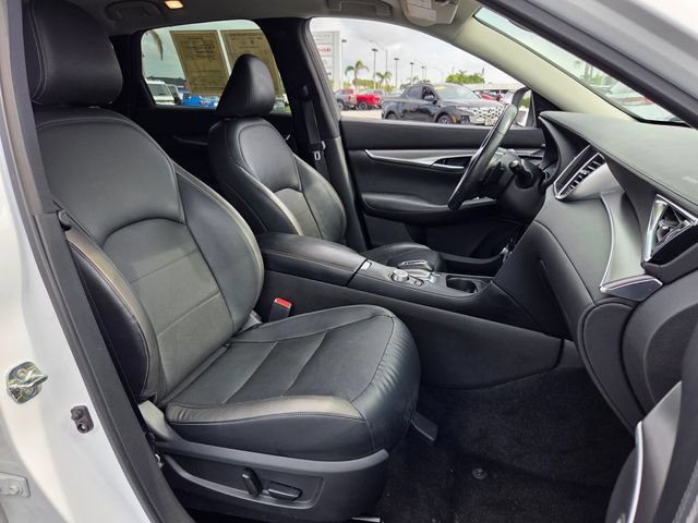Used 2023 Lunar White INFINITI LUXE image 18