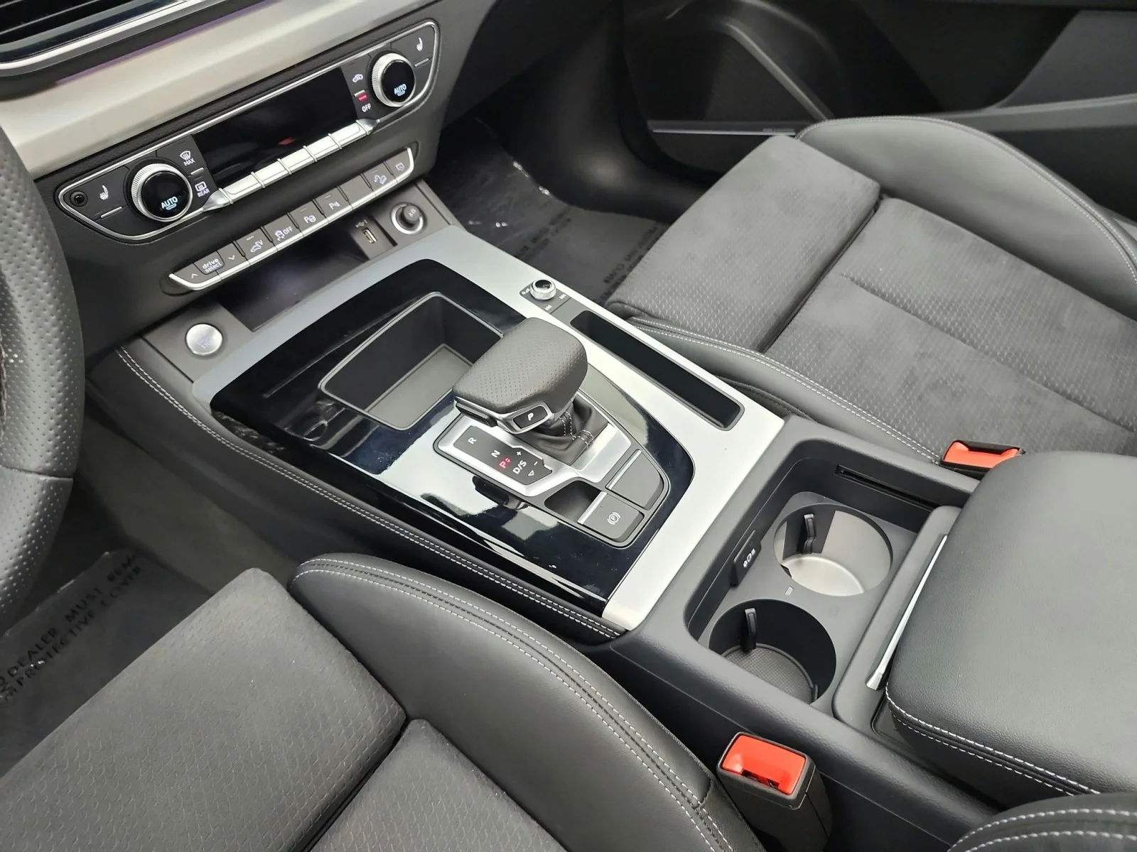 Used 2024 Daytona Gray Pearl Effect Audi S line Prestige 55 TFSI e quattro image 11