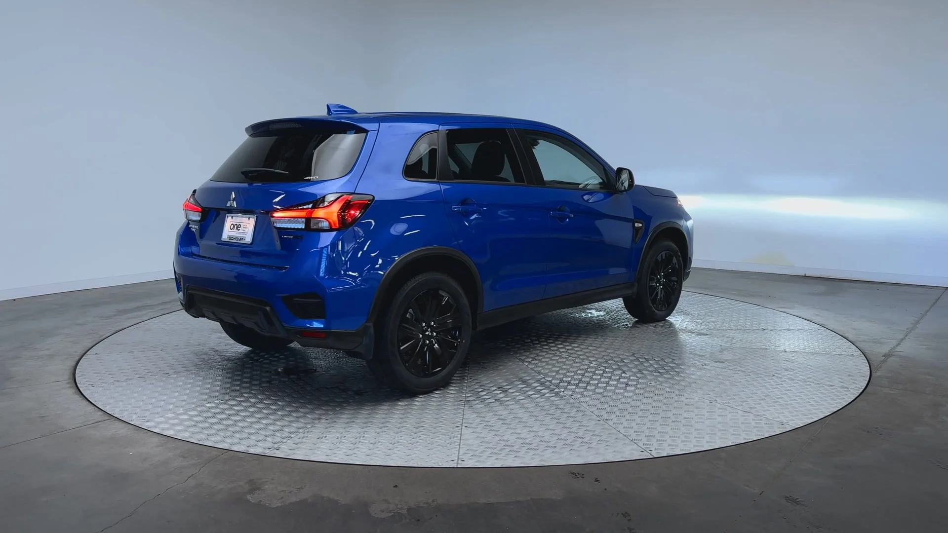 New 2026 Octane Blue Metallic Mitsubishi LE image 8