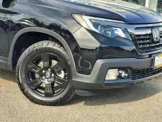 Used 2017 Crystal Black Pearl Honda Black Edition image 9