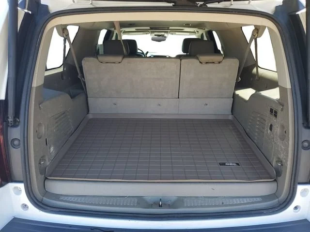 Used 2016 IRIDESCENT PEARL TRICOAT Chevrolet LTZ image 31