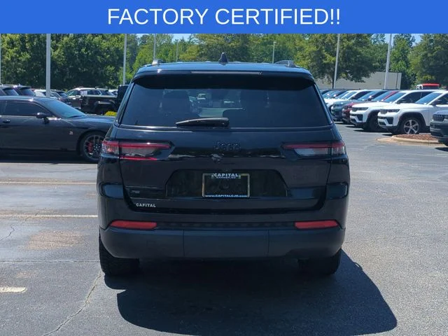Used 2021 Black Jeep Altitude image 4