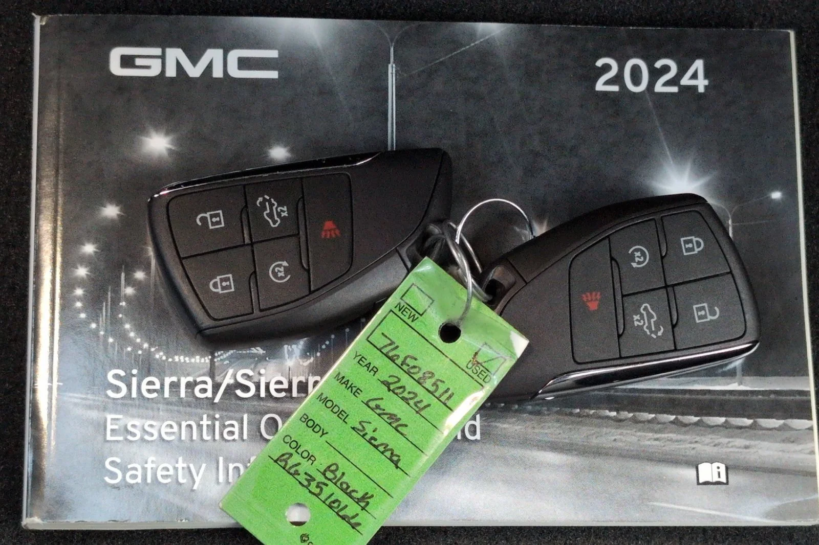 Used 2024 Onyx Black GMC Elevation image 9