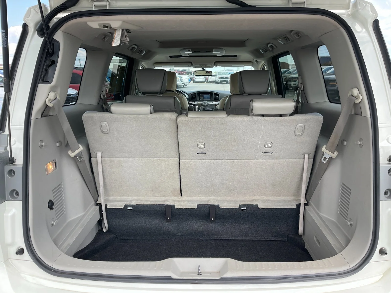 Used 2014 White Nissan 3.5 SL image 19