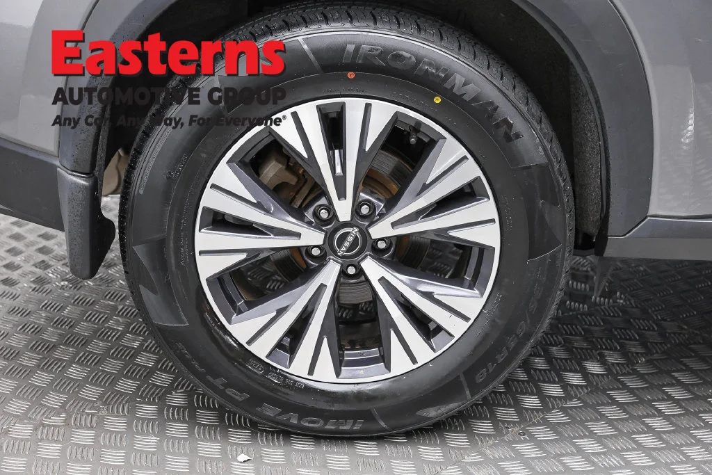 Used 2023 Gray Nissan SV image 30