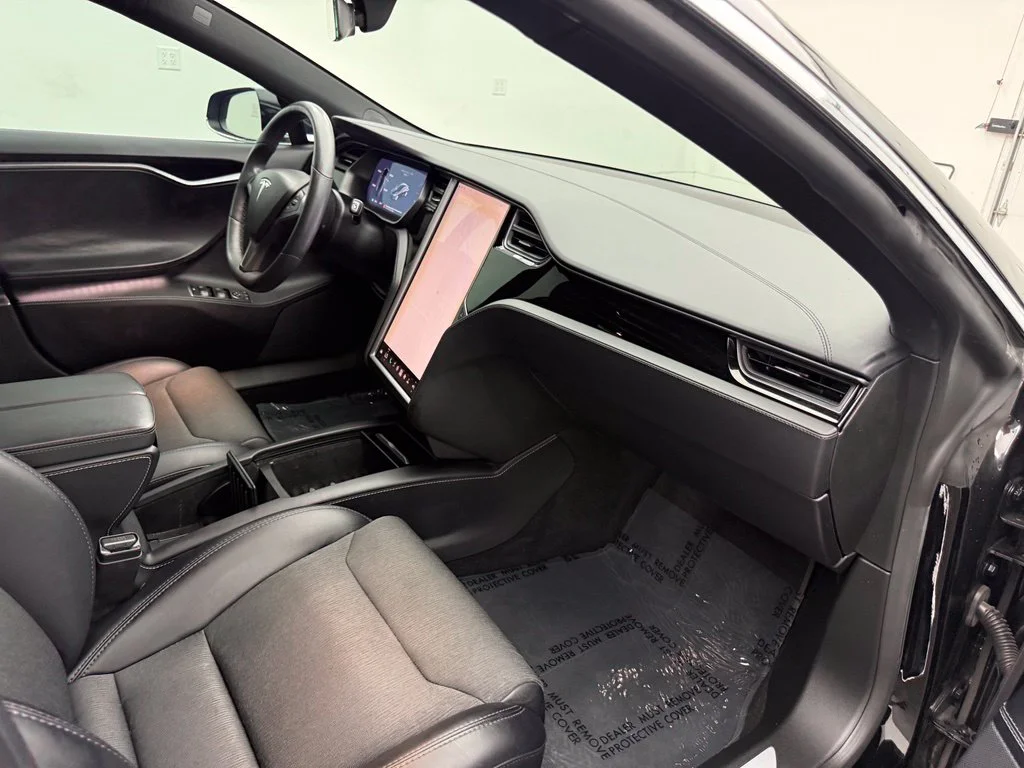Used 2018 Black Tesla 75D image 31