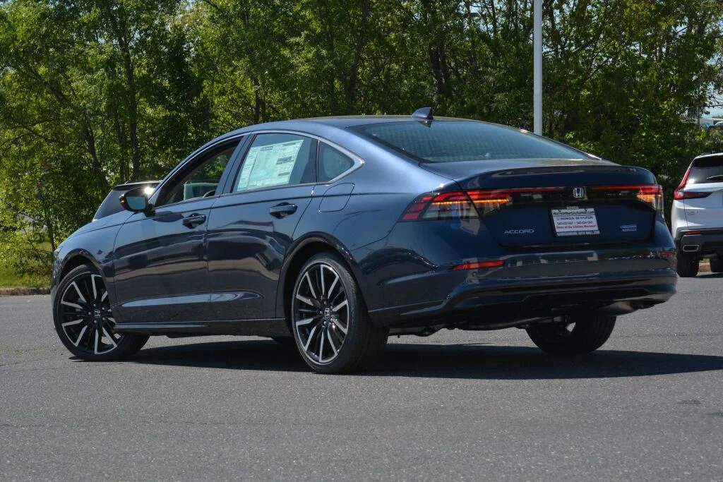 New 2026 Canyon River Blue Metallic Honda Touring Hybrid image 4