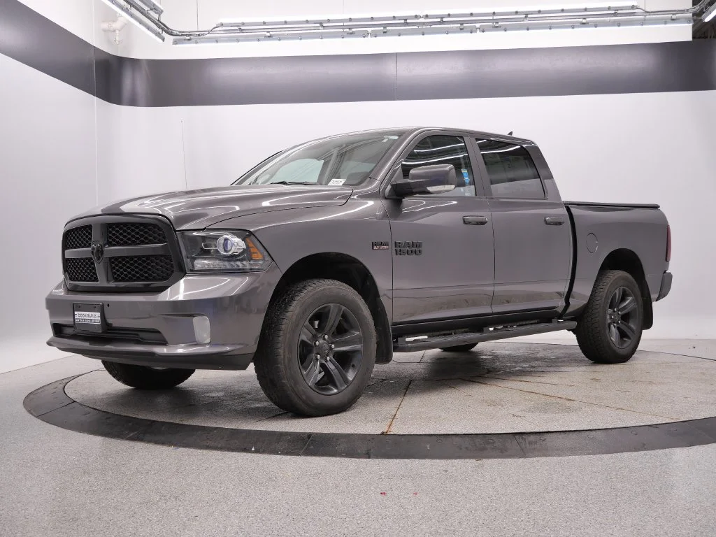2017 RAM 1500 Pickup Night