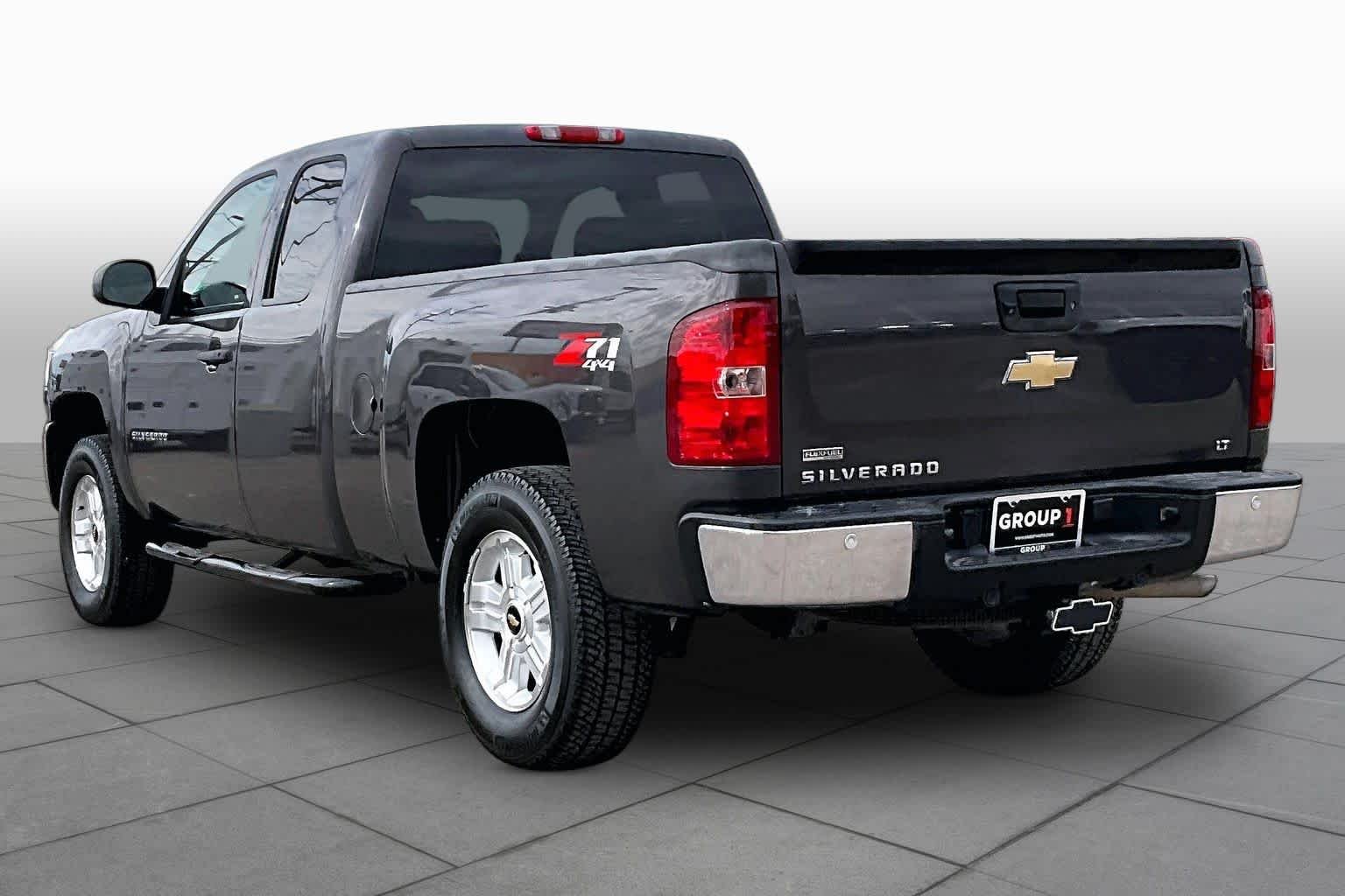 Used 2011 Taupe Gray Metallic Chevrolet LT image 10