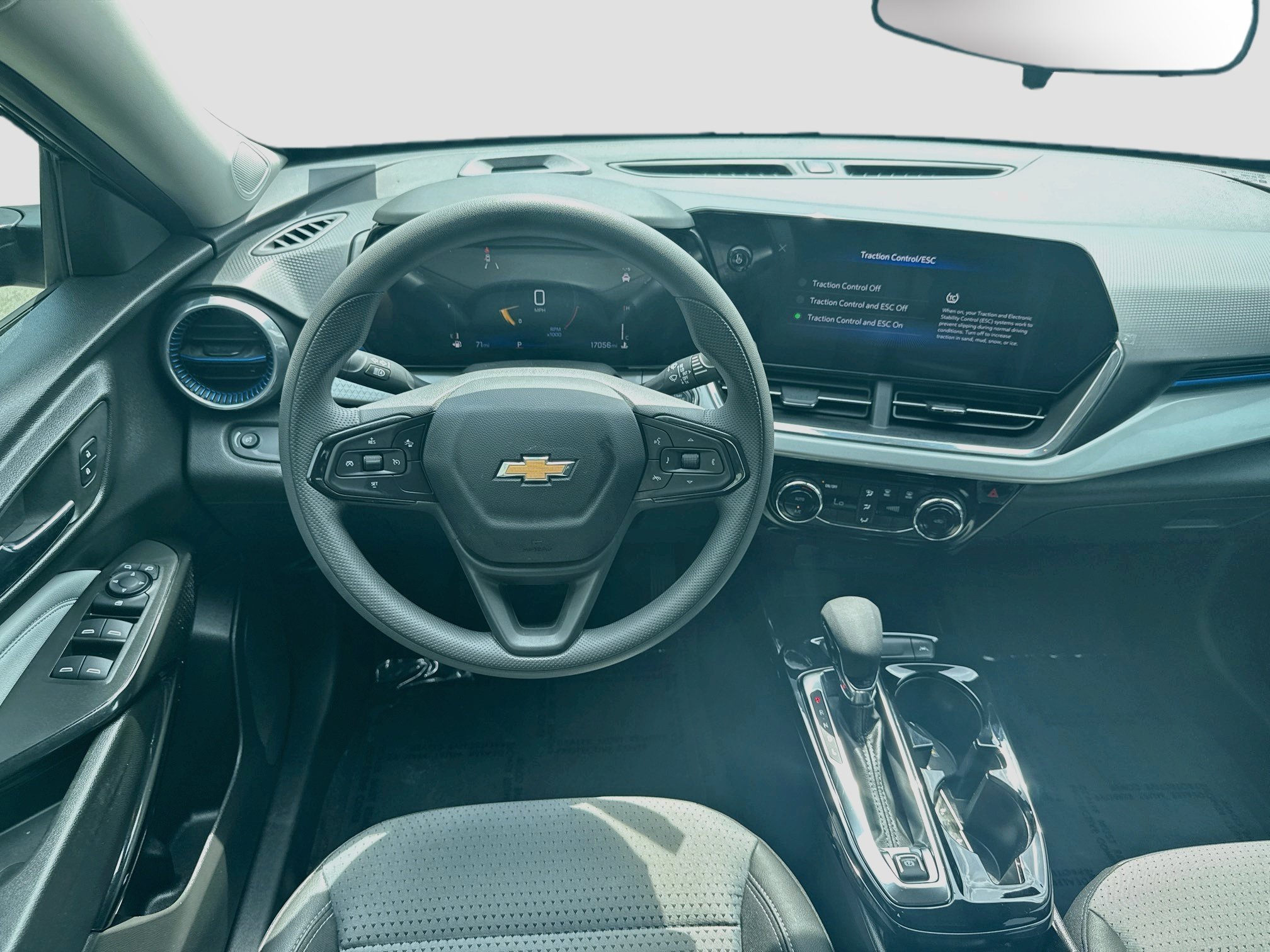 2025 Chevrolet Trax LT - Photo 18