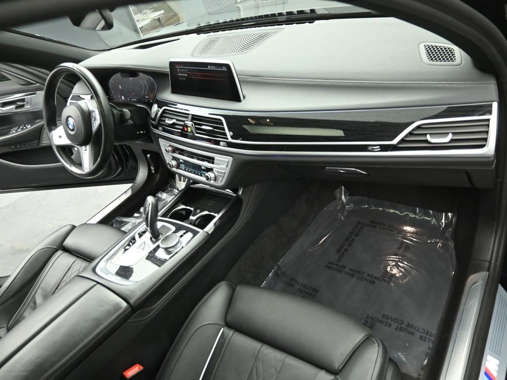 2022 BMW 750LI - Image 26