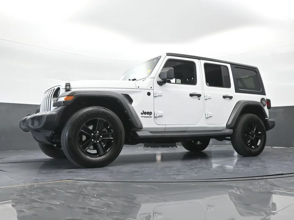 Used 2022 Bright White Clearcoat Jeep Unlimited Sport Altitude image 58