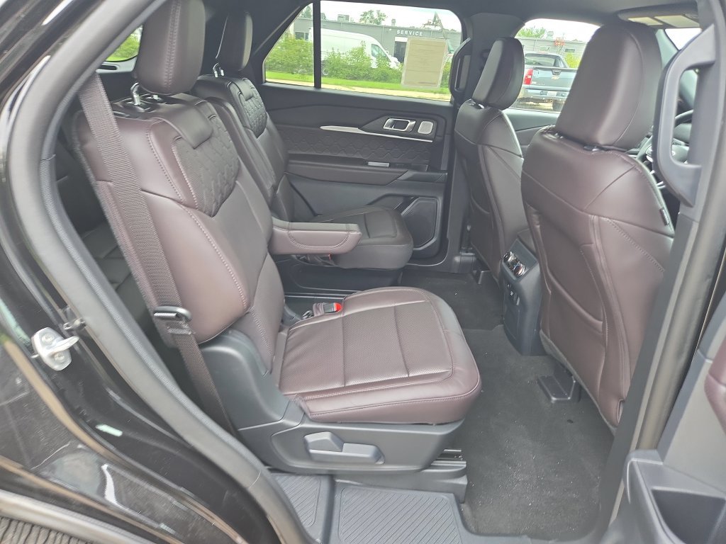 New 2026 Agate Black Metallic Ford Platinum™ image 27