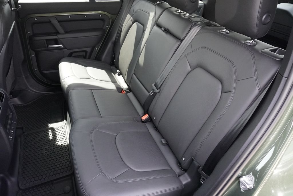 New 2026 Woolstone Green Land Rover S image 30