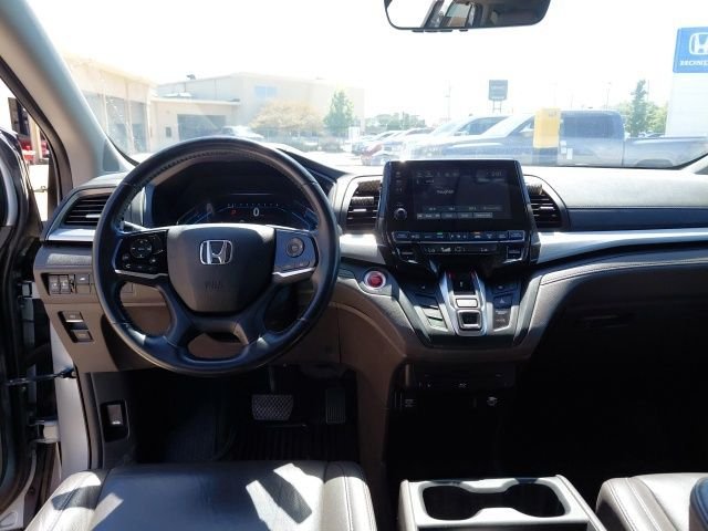 Used 2018 Silver Honda EX-L image 30
