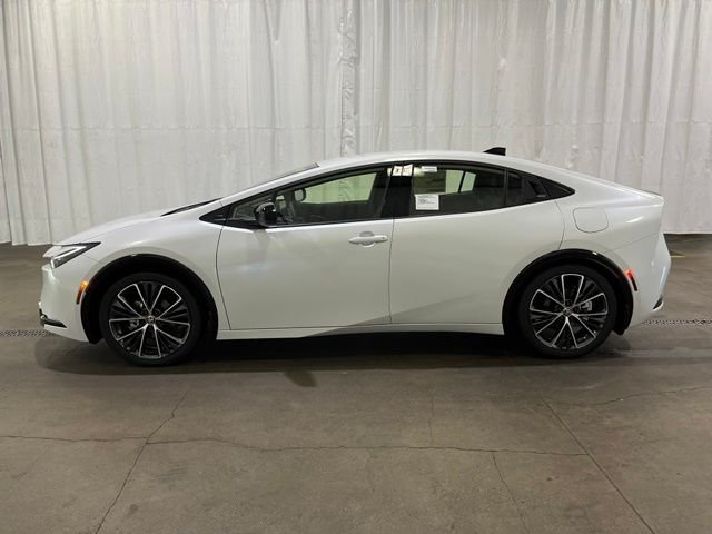 New 2026 Wind Chill Pearl <sup>1</sup> Toyota  XLE image 6