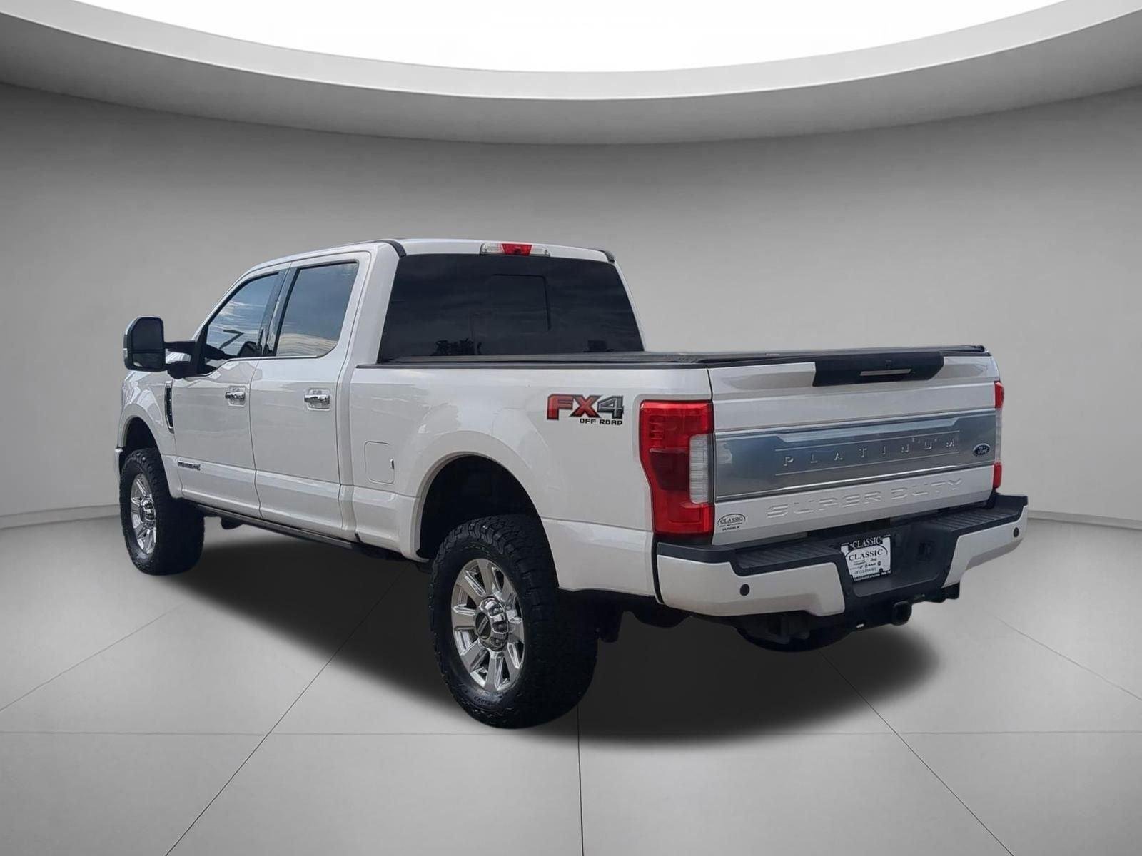 Used 2019 White Platinum Metallic Tri-Coat Ford Platinum image 3