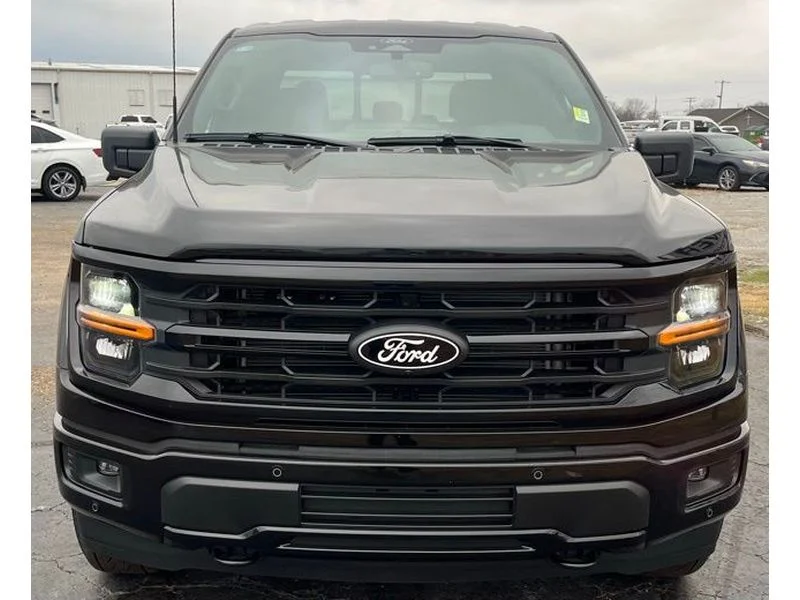 New 2026 Agate Black Metallic Ford XLT image 3