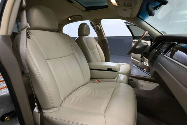 2004 Lincoln Town Car Ultimate - Photo 38