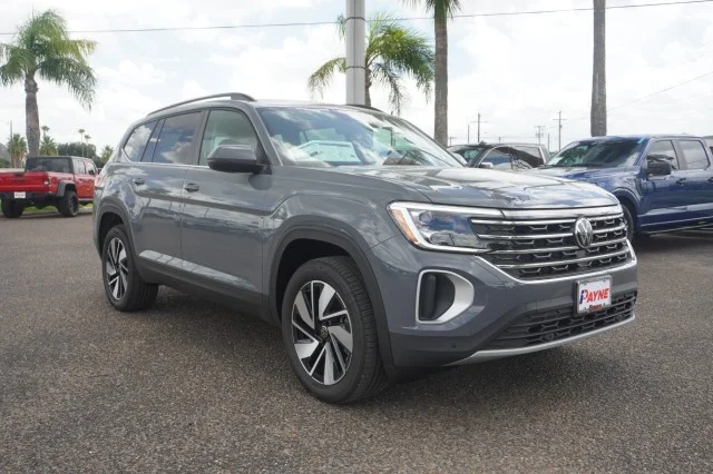 New 2026 Pure Gray Volkswagen 2.0T SE w/Technology image 3