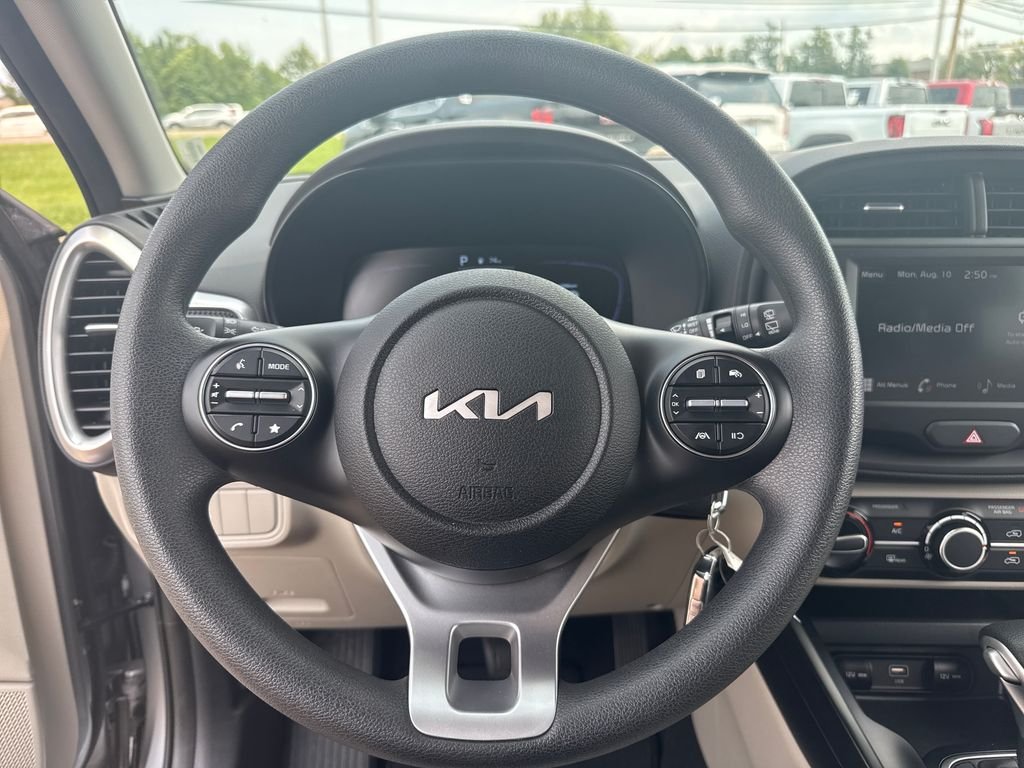 2025 Kia Soul LX - Photo 16