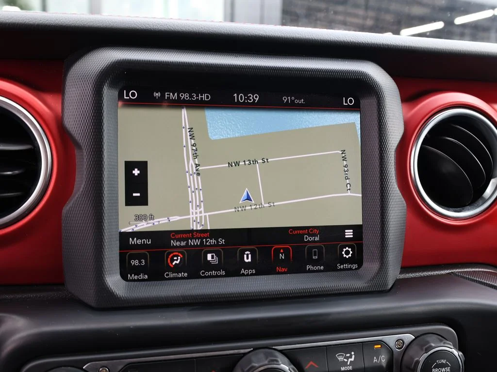 Used 2020 Silver Jeep Unlimited Rubicon image 30