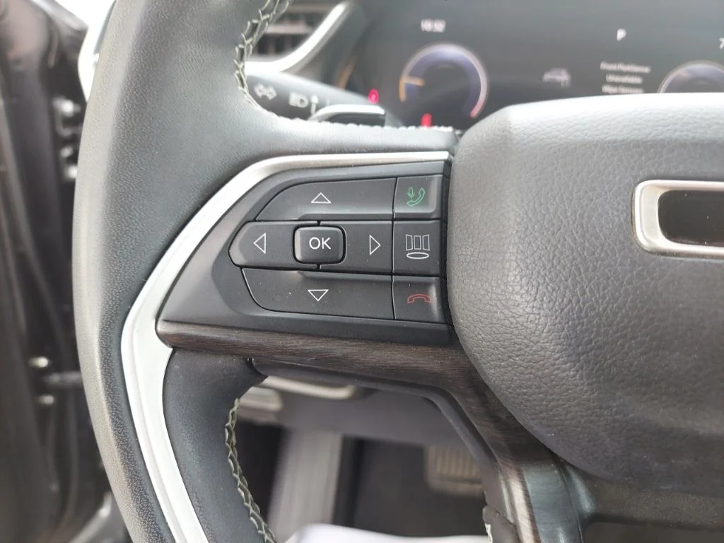 Used 2023 Gray Jeep Limited image 12