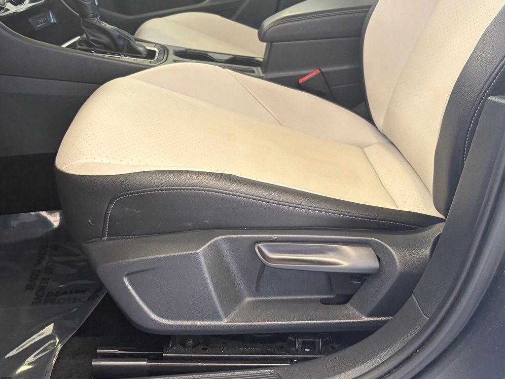 Used 2020 Platinum Gray Metallic Volkswagen R-Line image 12