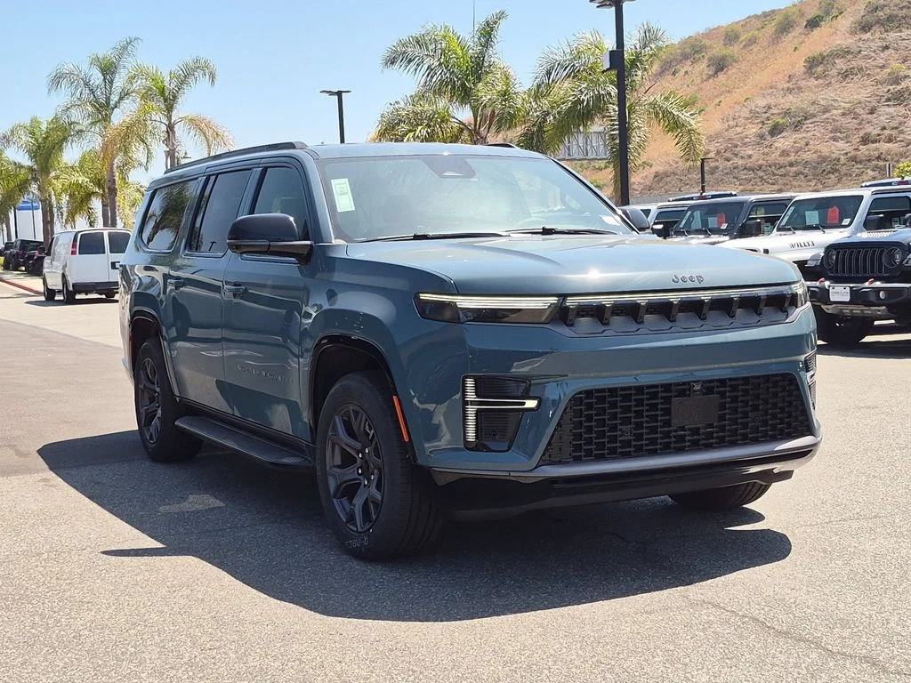 New 2026 Steel Blue Exterior Paint Jeep Limited Altitude image 3
