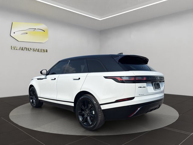 Used 2022 White Land Rover R-Dynamic S image 5