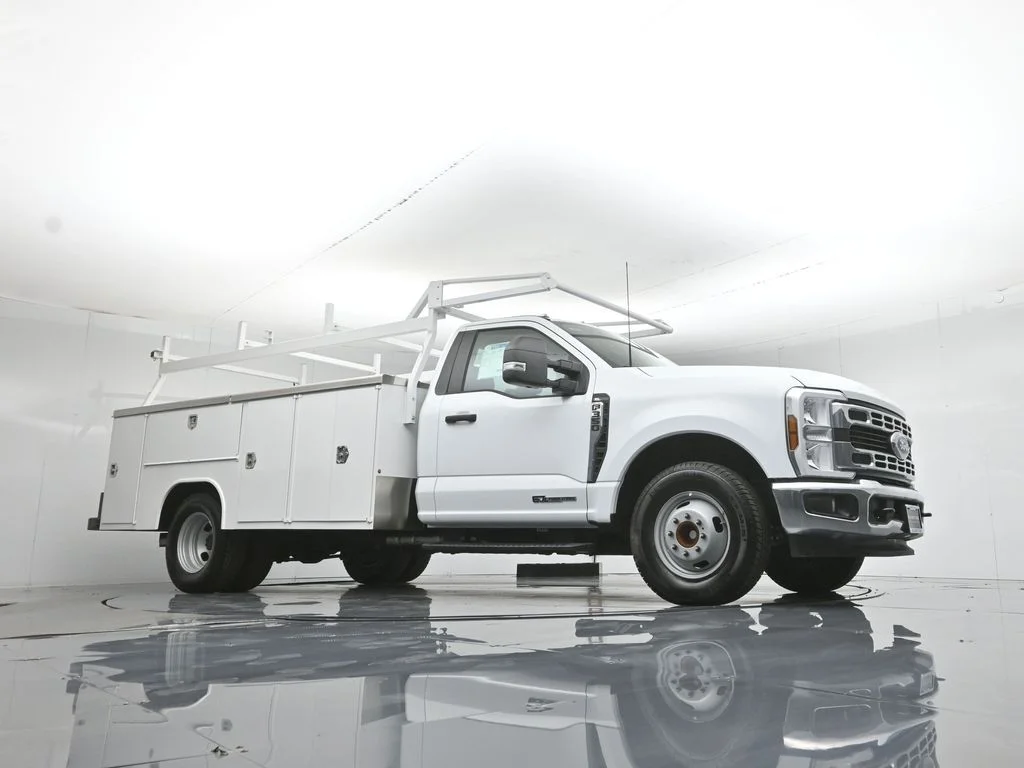 New 2025 White Ford XL image 3