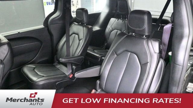 Used 2025 Black Chrysler Select image 12