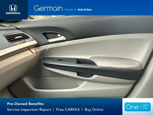 Used 2012 Alabaster Silver Metallic Honda LX image 29