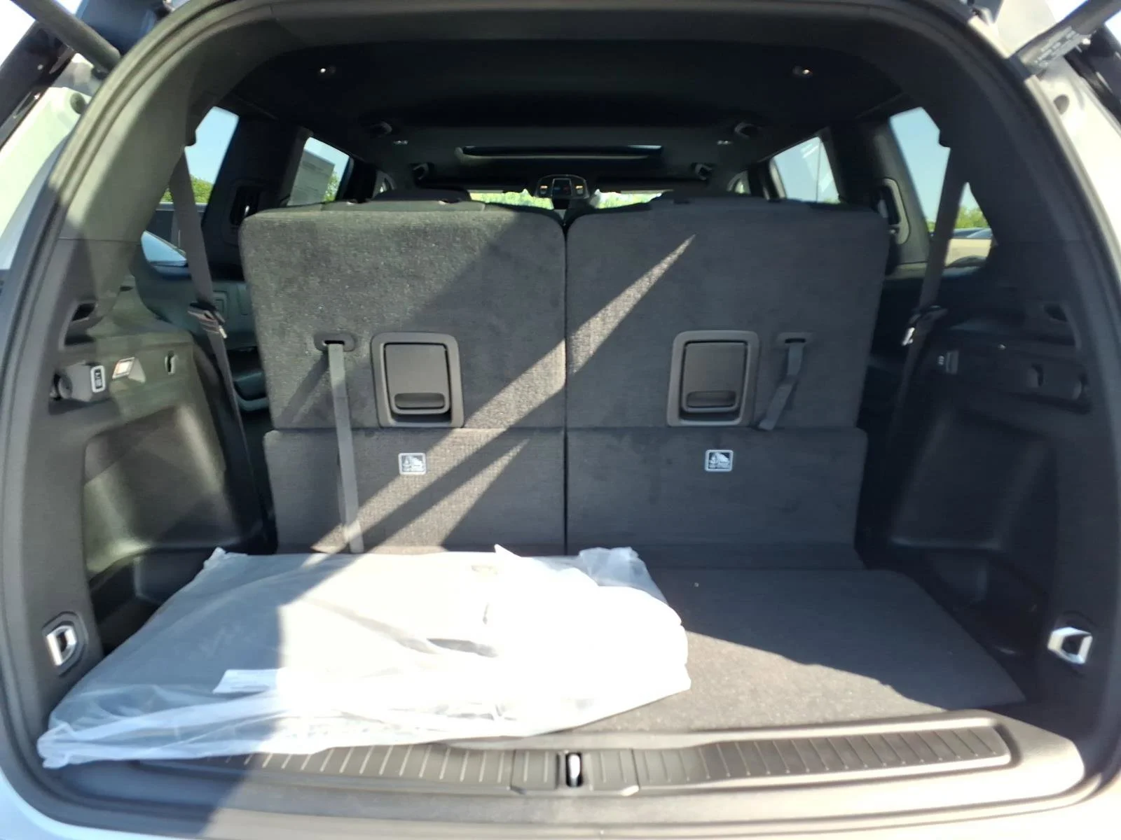 New 2026 Silver Zynith Exterior Paint Jeep Laredo image 21