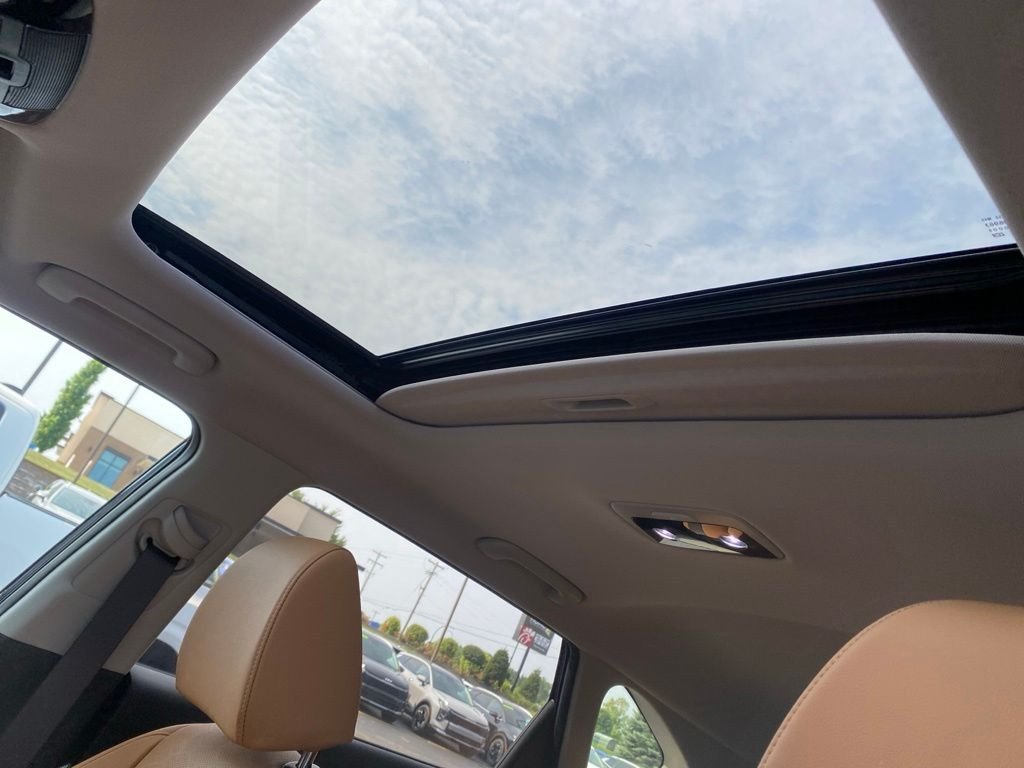Used 2024 Dark Ocean Blue Kia SX image 9