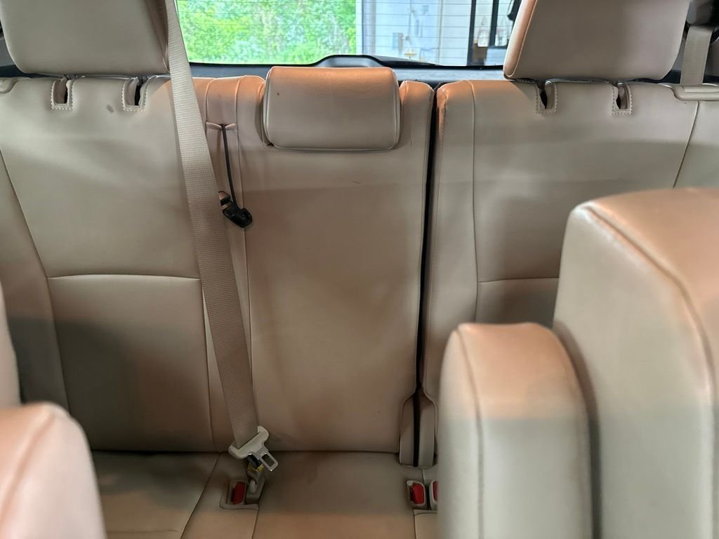 Used 2022 Beige Toyota XLE image 22