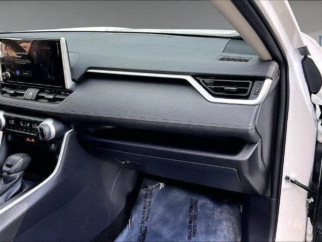 Used 2025 White Toyota XLE image 17