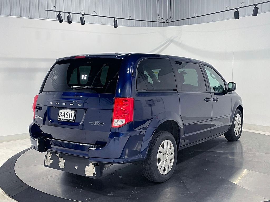 Used 2017 Blue Dodge SE image 5