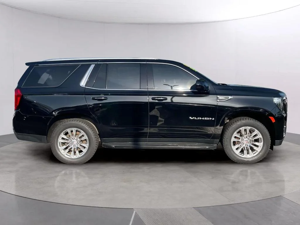 Used 2022 Onyx Black GMC SLE image 6