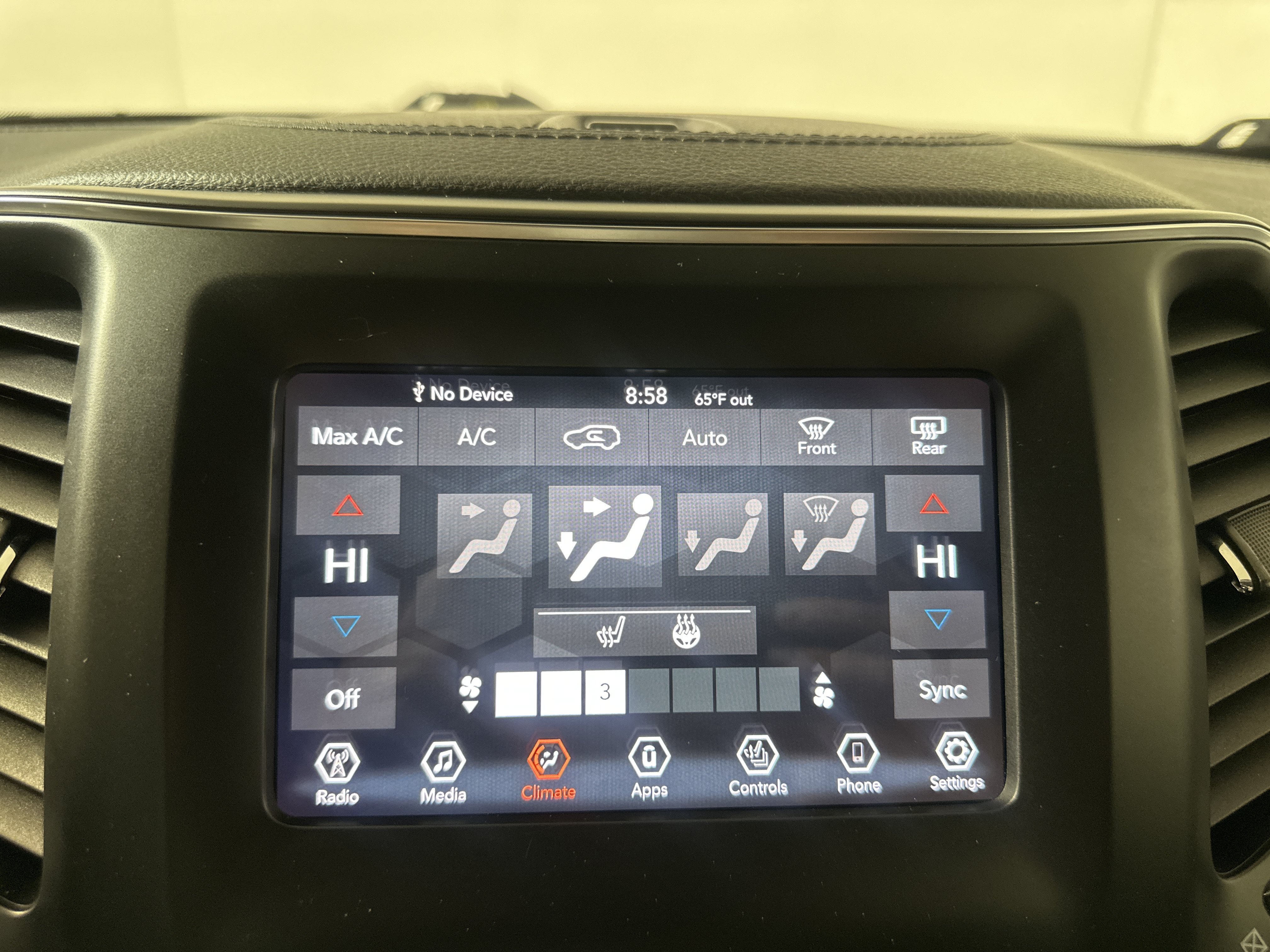 Used 2019 Olive Green Pearlcoat Jeep Latitude Plus image 16