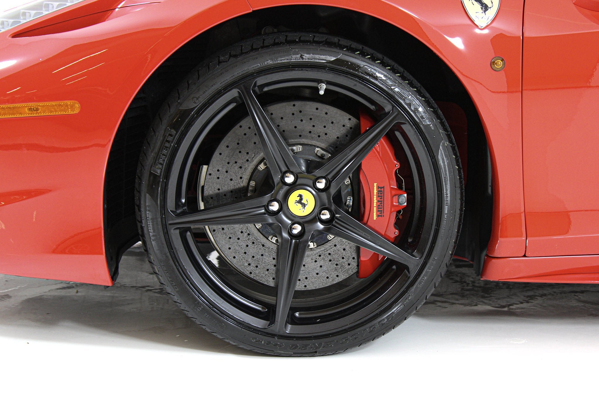 Used 2015 Red Ferrari  image 12