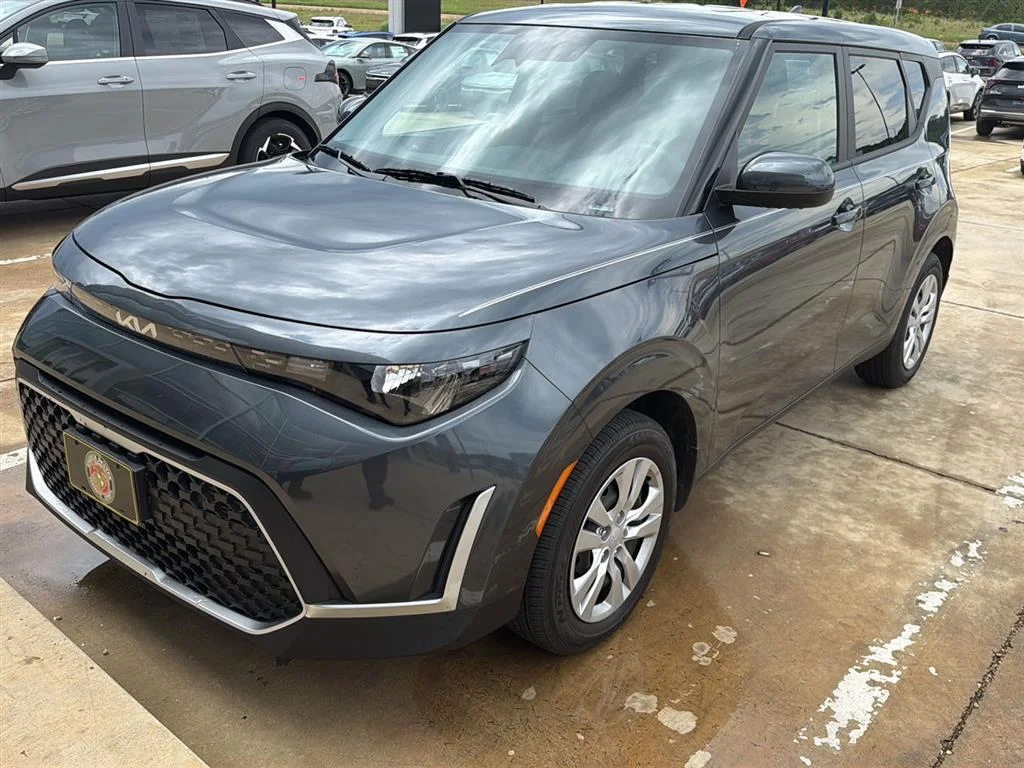 Used 2025 Gravity Gray Kia LX image 2