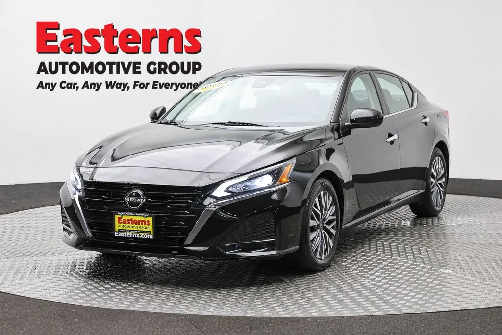 Used 2023 Black Nissan 2.5 SV image 1