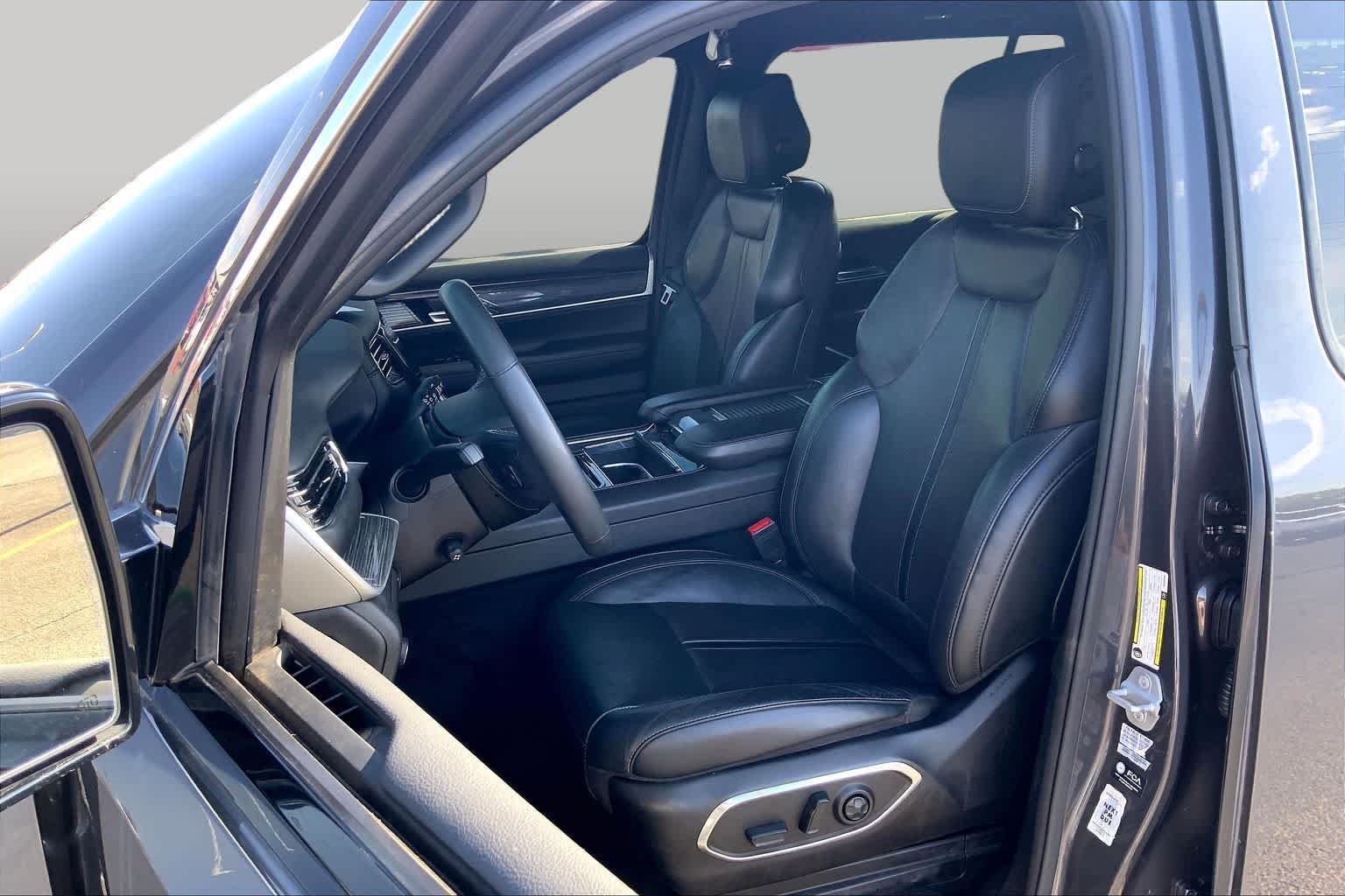 Used 2022 Baltic Gray Metallic Clearcoat Jeep Series III image 8